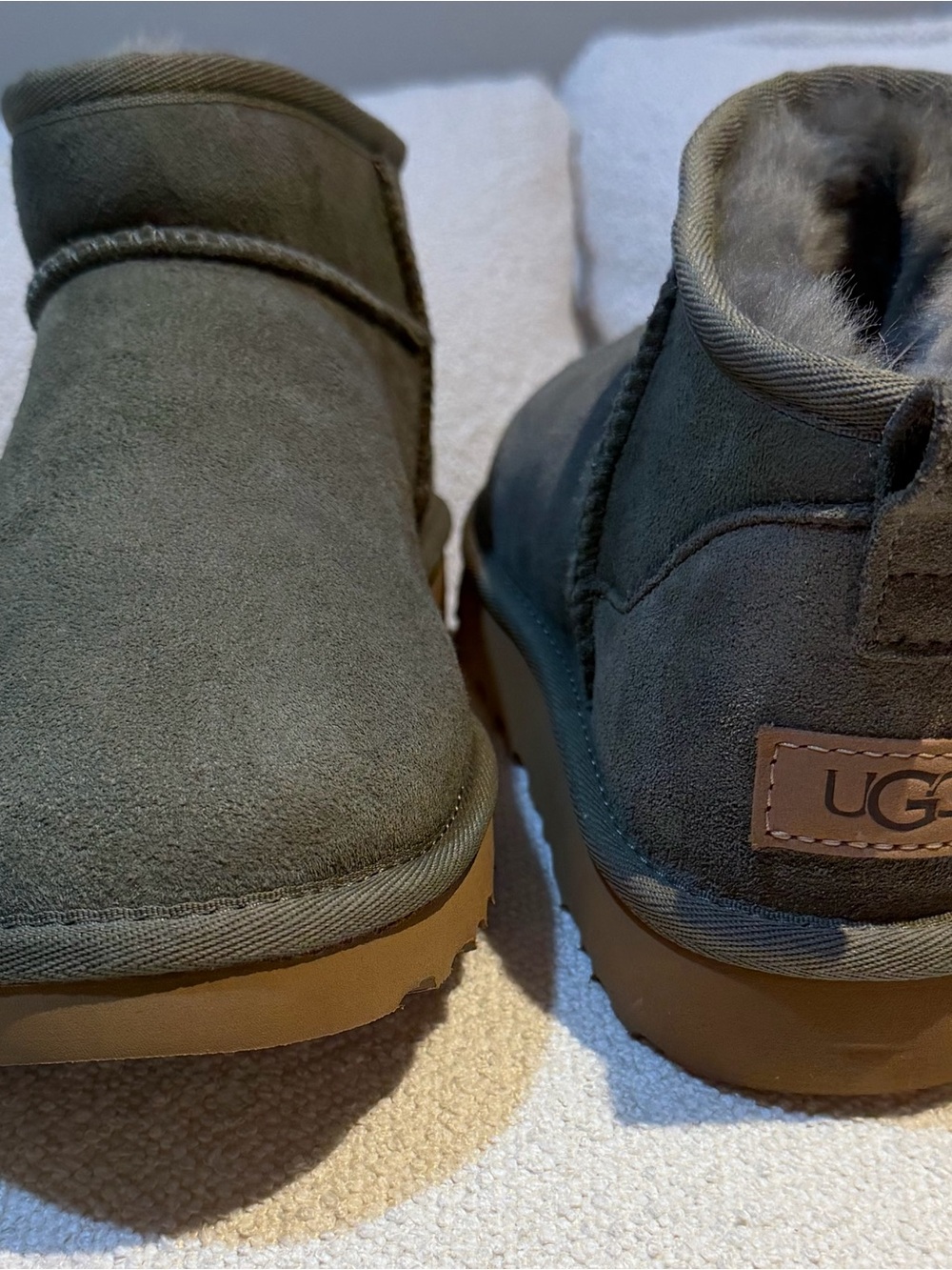 Woman’s Ugg Olive Suede Slip-On boot with Gum Sole - Picture 4 of 4